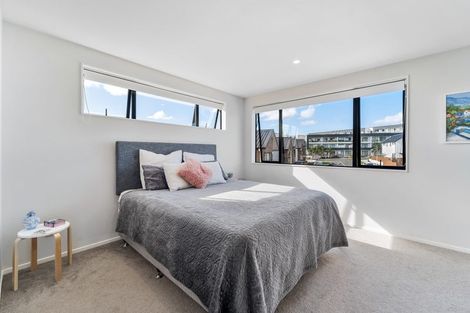 Photo of property in 16 Seafarer Crescent, Stanmore Bay, Whangaparaoa, 0932
