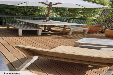 Photo of property in 17 West Glade Crescent, Birkenhead, Auckland, 0626