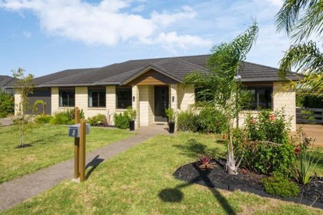 Photo of property in 8 William Andrew Road, Pukekohe, 2120
