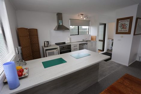 Photo of property in 18 Pohutukawa Drive, Opunake, 4616