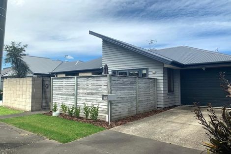 Photo of property in 96a Packe Street, Edgeware, Christchurch, 8013