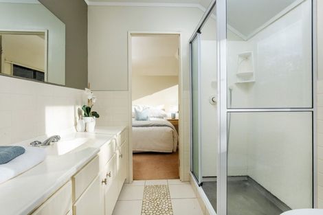 Photo of property in 2/32 Centorian Drive, Windsor Park, Auckland, 0632
