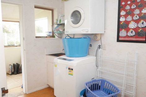 Photo of property in 29 Frimley Terrace, Waikanae Beach, Waikanae, 5036