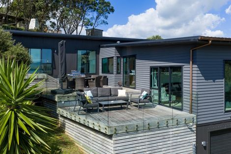 Photo of property in 36 Robertson Street, Raglan, 3225