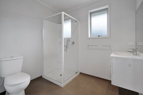 Photo of property in 17 Heta Road, Highlands Park, New Plymouth, 4312