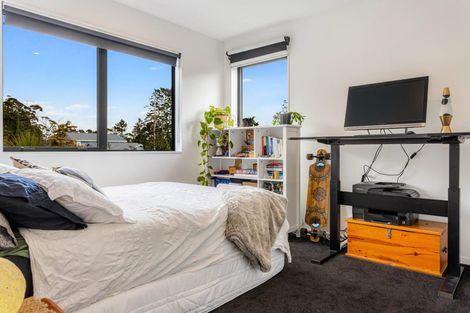 Photo of property in 99 Station Road, Kumeu, 0891