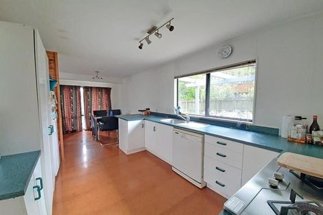 Photo of property in 16 Mallard Place, Unsworth Heights, Auckland, 0632