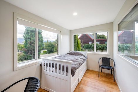 Photo of property in 223 Beacon Point Road, Wanaka, 9305