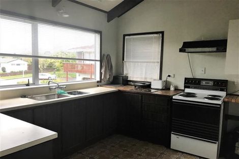 Photo of property in 2/9 Courant Place, Clover Park, Auckland, 2019