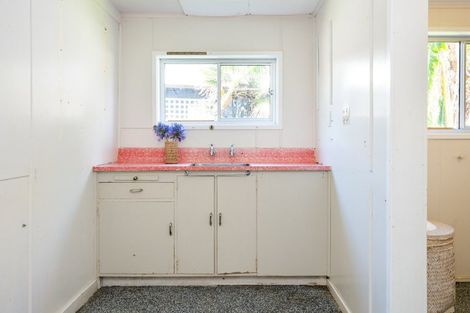 Photo of property in 233 Clifton Road, Te Awanga, 4102