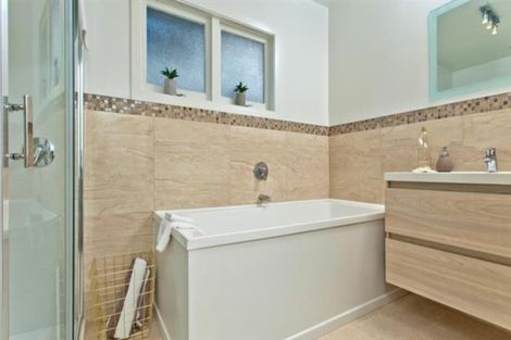 Photo of property in 1/93 Target Road, Totara Vale, Auckland, 0629