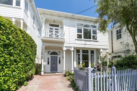 Photo of property in 31 Maarama Crescent, Aro Valley, Wellington, 6021