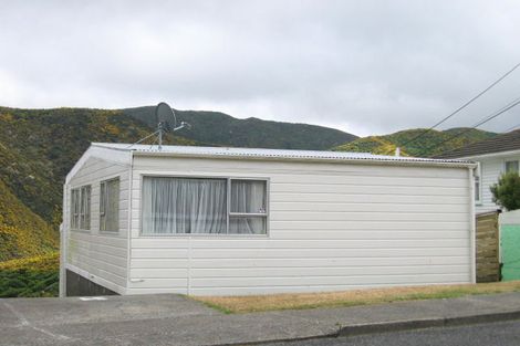 Photo of property in 52 Montreal Grove, Kingston, Wellington, 6021