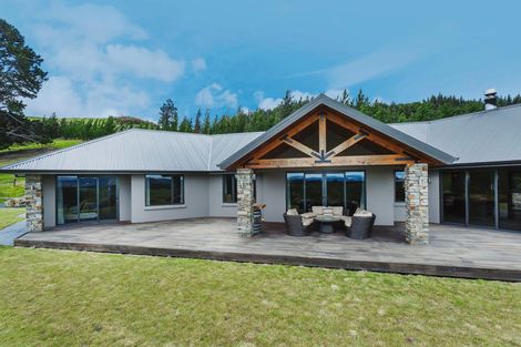 Photo of property in 42 Woodside Road, Woodside, Outram, 9073