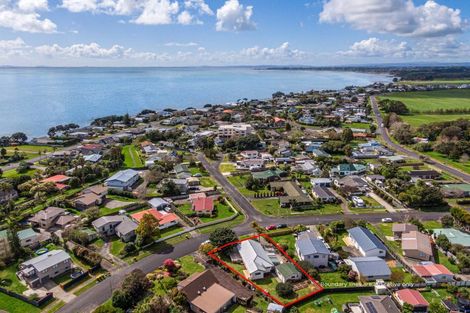 Photo of property in 44 Taihiki Road, Clarks Beach, 2122