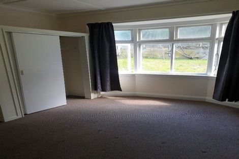 Photo of property in 64 Maupuia Road, Maupuia, Wellington, 6022