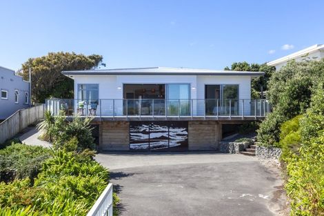 Photo of property in 68 Marine Parade, Paraparaumu Beach, Paraparaumu, 5032