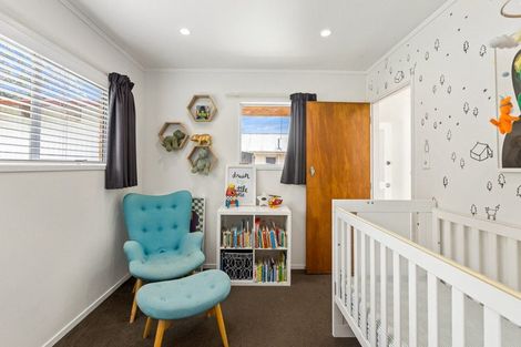 Photo of property in 5 Kotinga Avenue, Glen Eden, Auckland, 0602