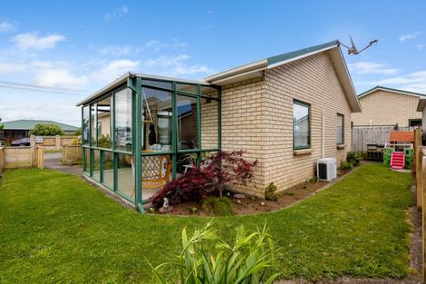 Photo of property in 3a Simons Street, Moturoa, New Plymouth, 4310