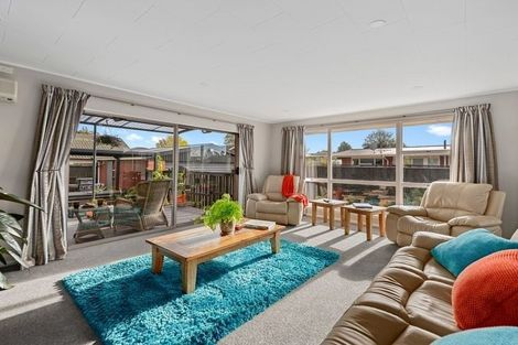 Photo of property in 43 Glenharrow Avenue, Avonhead, Christchurch, 8042