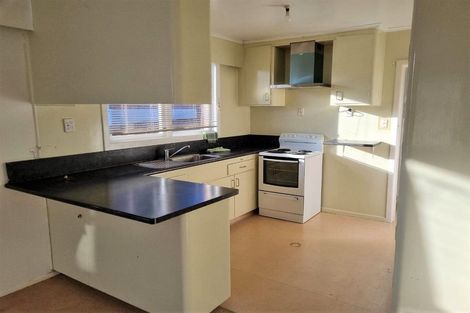 Photo of property in 2/22 Hillcrest Avenue, Hillcrest, Auckland, 0627