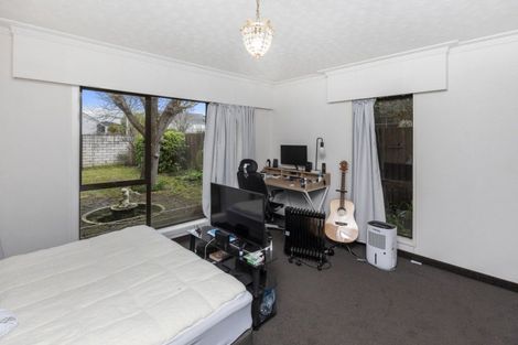Photo of property in 11 Jamell Place, Avonhead, Christchurch, 8042