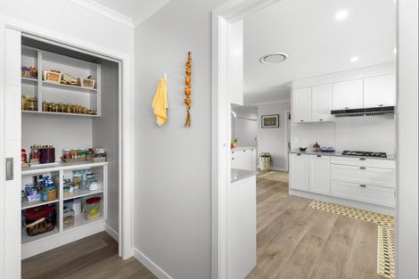 Photo of property in 230 Valley Views, Fitzherbert, Palmerston North, 4472