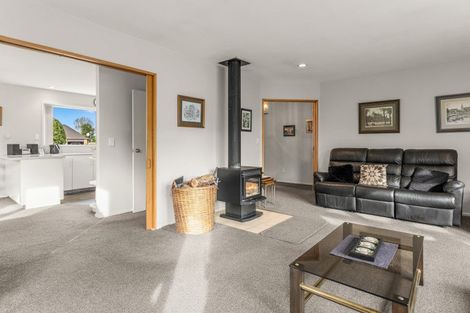 Photo of property in 10 Natalie Place, Harewood, Christchurch, 8051