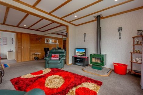 Photo of property in 1915 Parewanui Road, Parewanui, Bulls, 4894