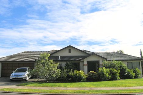 Photo of property in 13 Moycullien Lane, East Tamaki Heights, Auckland, 2016