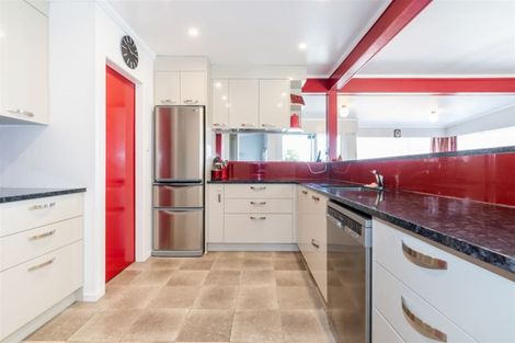 Photo of property in 28 Scott Avenue, Mangere Bridge, Auckland, 2022