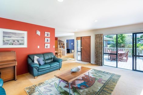 Photo of property in 110 Renown Road, Raumati South, Paraparaumu, 5032