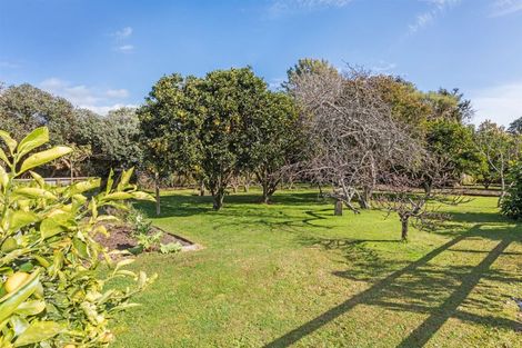 Photo of property in 14 Ngarara Road, Waikanae, 5036