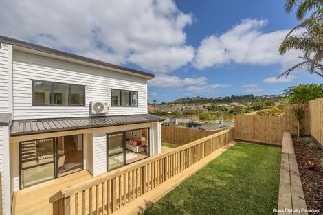 Photo of property in 7/11 Rengarenga Rise, Fairview Heights, Auckland, 0632