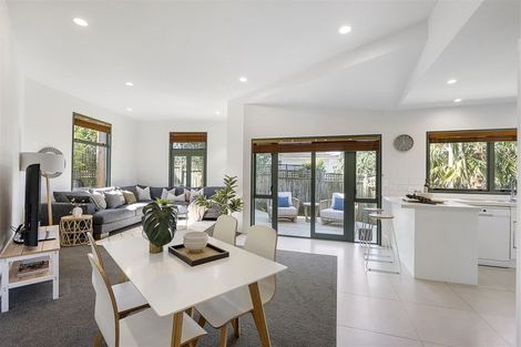 Photo of property in 3/51 Corunna Road, Milford, Auckland, 0620