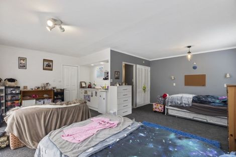 Photo of property in 39 Pohutukawa Avenue, Shelly Park, Auckland, 2014