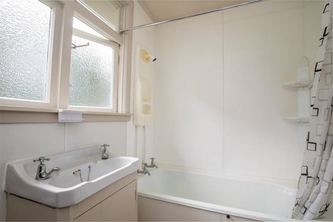 Photo of property in 147 Branxholm Street, Roxburgh, 9500