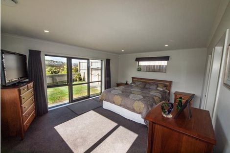 Photo of property in 212 Mark Avenue, Grenada Village, Wellington, 6037