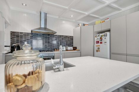 Photo of property in 190 Great South Road, Huntly, 3700