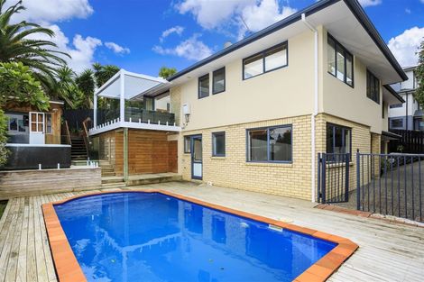 Photo of property in 21a Cliff Road, Torbay, Auckland, 0630