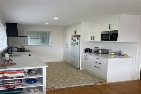 Photo of property in 25 Rishworth Avenue, Stanmore Bay, Whangaparaoa, 0932