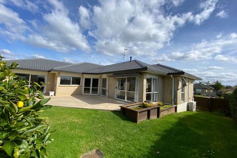 Photo of property in 8 Moycullien Lane, East Tamaki Heights, Auckland, 2016