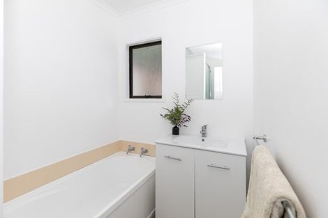 Photo of property in 9 Caulfield Green, Nawton, Hamilton, 3200
