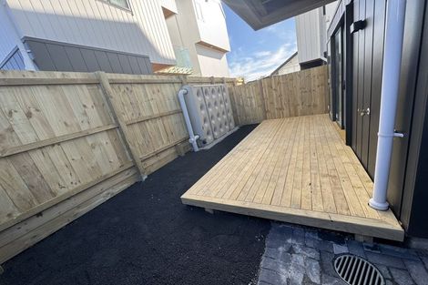 Photo of property in 14a Elcoat Avenue, Te Atatu South, Auckland, 0610