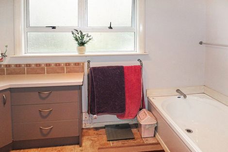 Photo of property in 14 Mack Street, Foxton Beach, Foxton, 4815