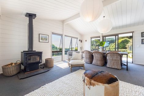 Photo of property in 115 Sims Road, Te Horo Beach, Otaki, 5581