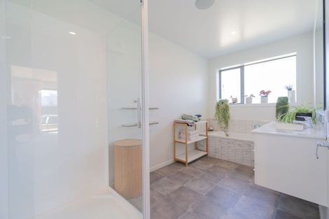 Photo of property in 11 Breaksea Street, Te Anau, 9600