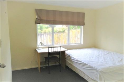 Photo of property in 2/7 Bruce Road, Glenfield, Auckland, 0629