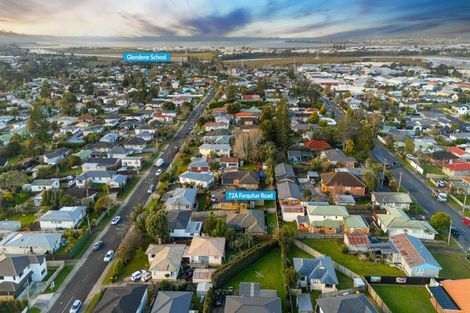 Photo of property in 72a Farquhar Road, Glendene, Auckland, 0602
