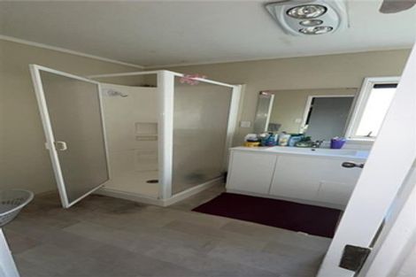 Photo of property in 33 Bernina Place, Weymouth, Auckland, 2103